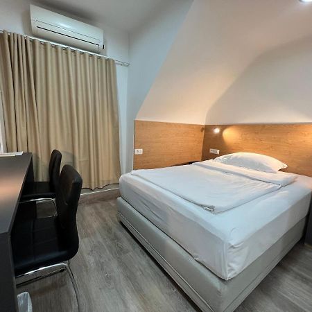 Garni Hotel Cirman Ljubljana Luaran gambar
