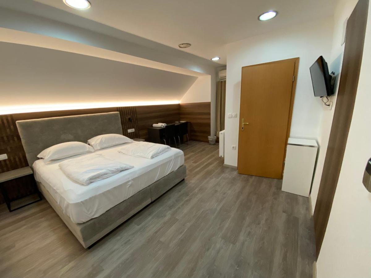 Garni Hotel Cirman Ljubljana Luaran gambar