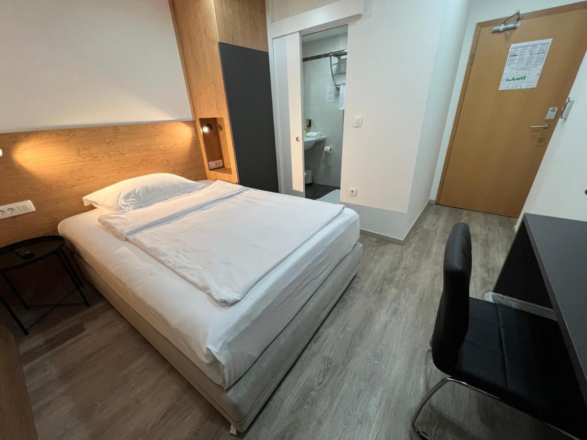 Garni Hotel Cirman Ljubljana Luaran gambar