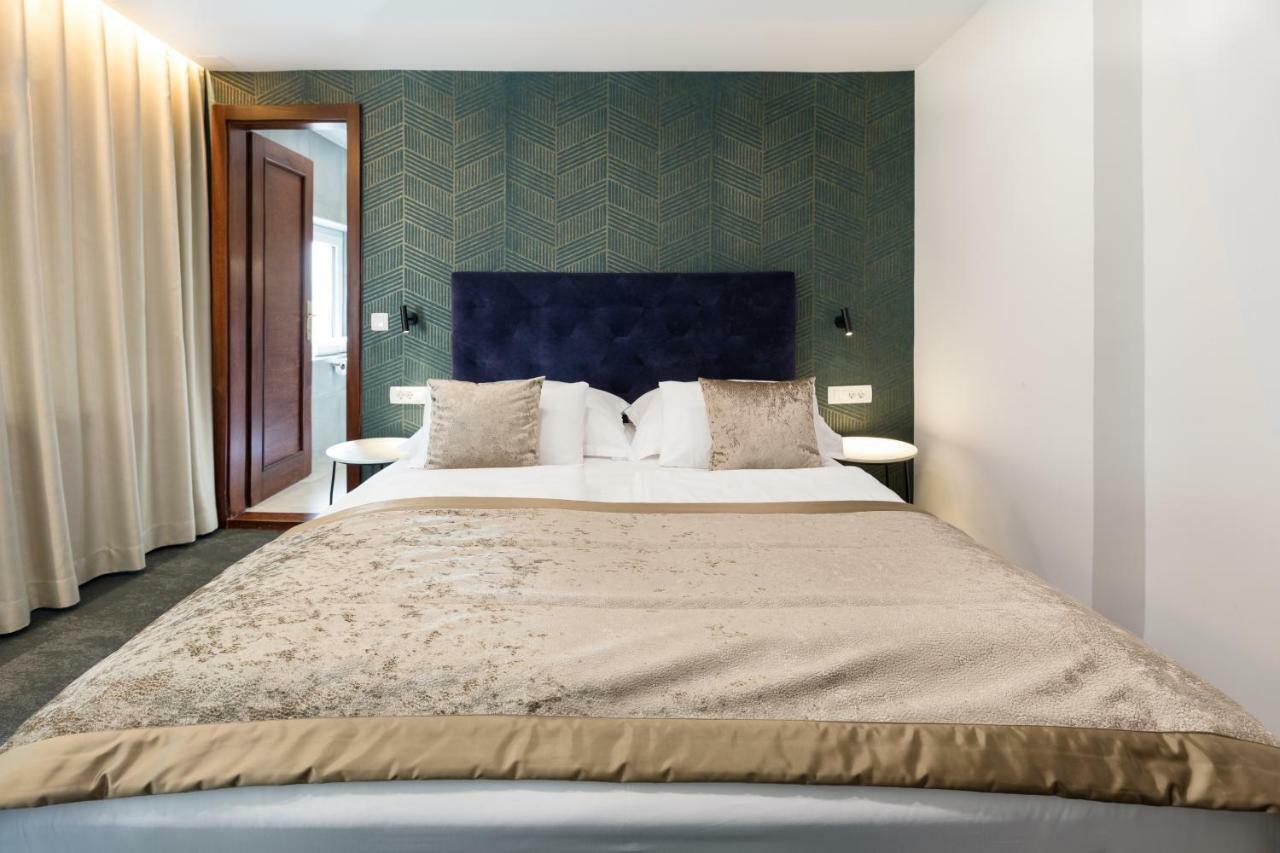 Garni Hotel Cirman Ljubljana Luaran gambar