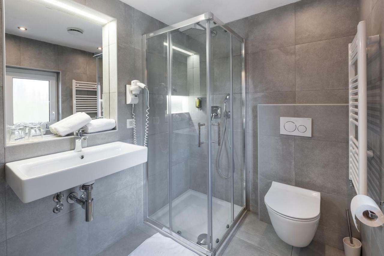 Garni Hotel Cirman Ljubljana Luaran gambar